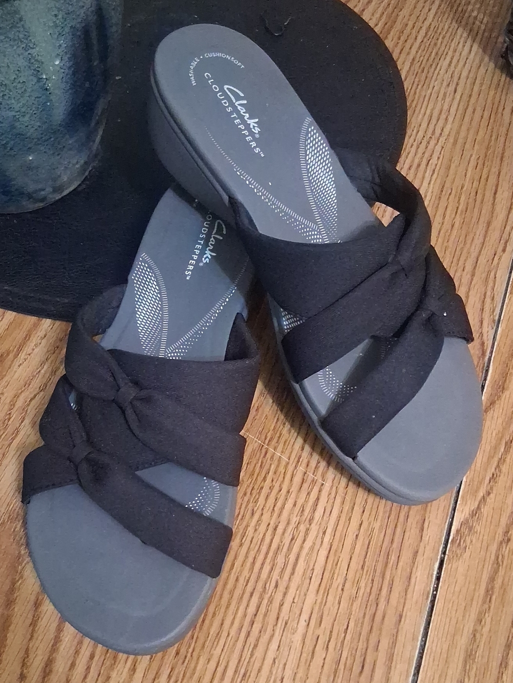 Clarks Black Cloudsteppers Knotted Crossband Slides